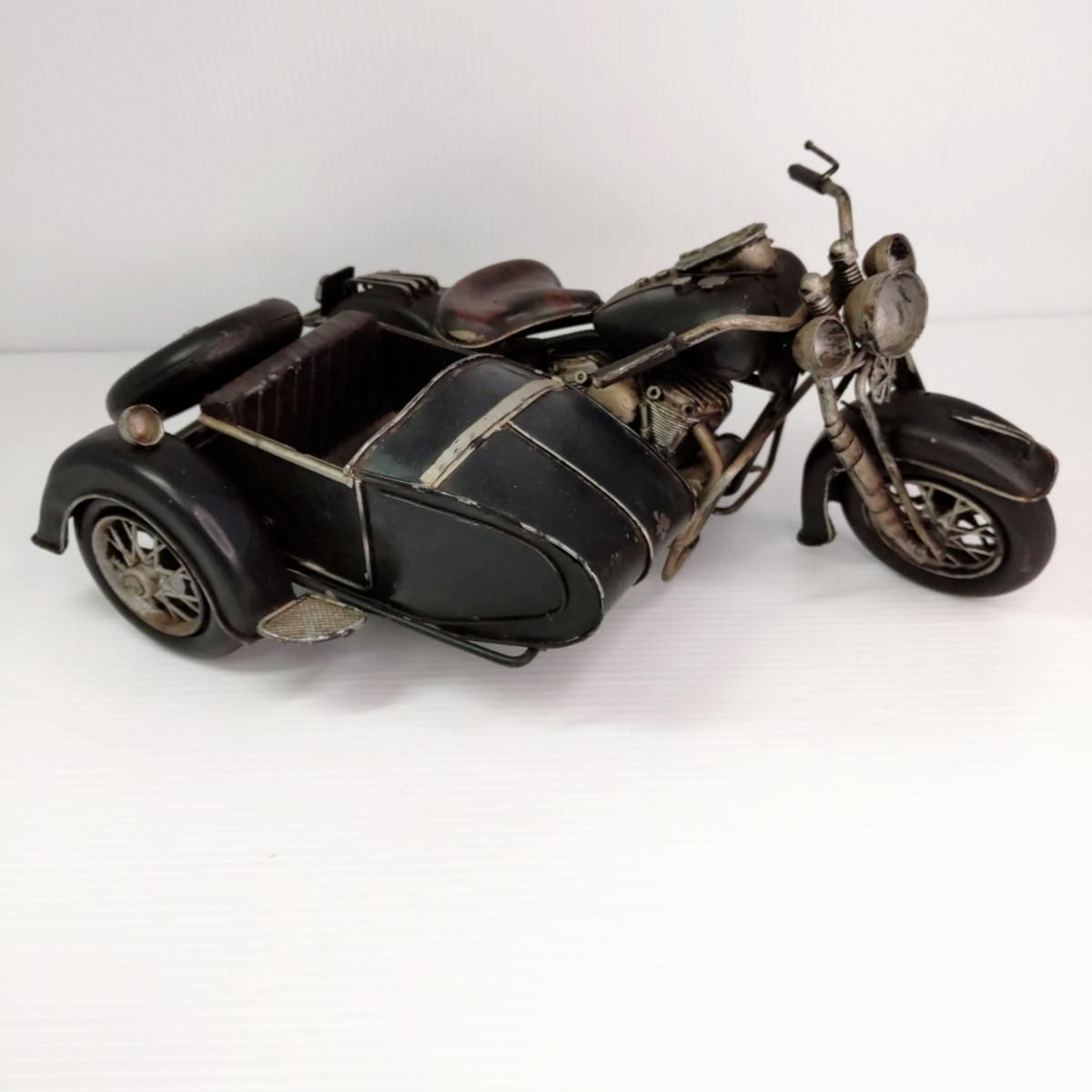 ブリキ インテリア