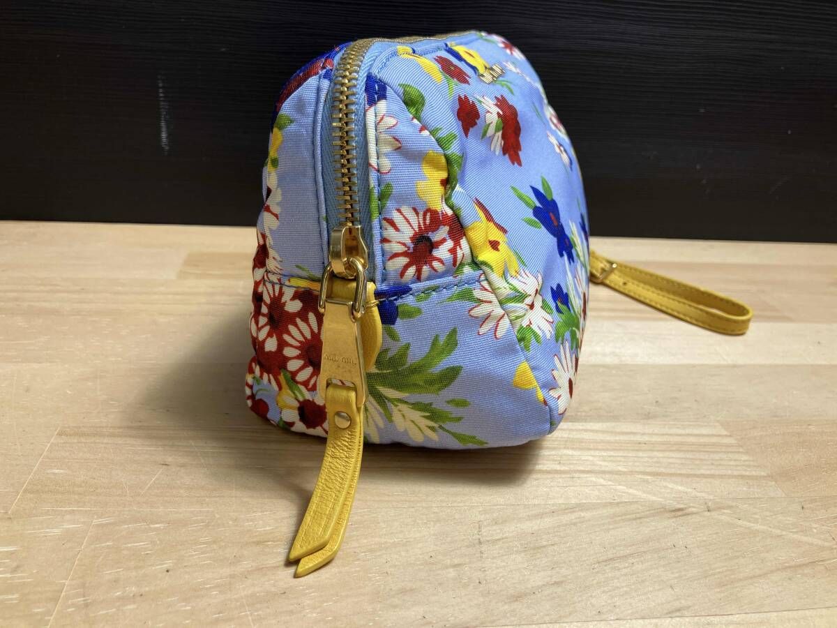 miumiu ミュウミュウ 花柄 ポーチ