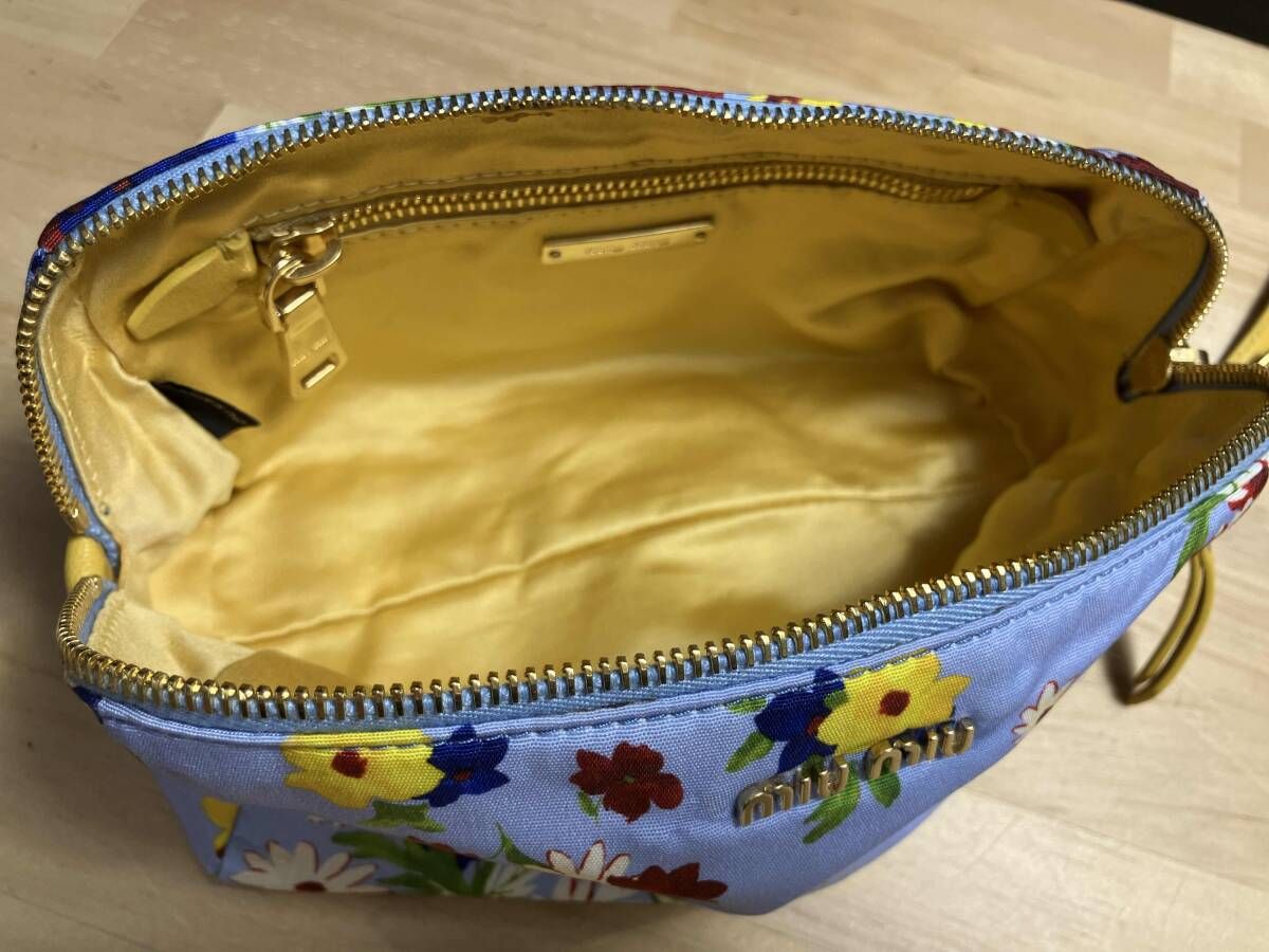 miumiu ミュウミュウ