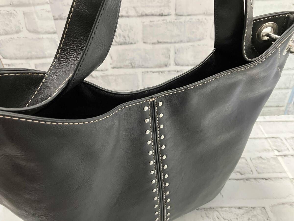 スタッズ ブラック