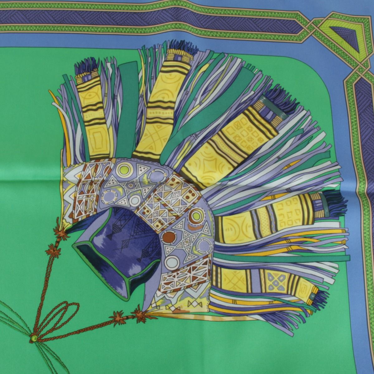 美品✨エルメス　カレ90　砂漠の革飾り　グリーン　ブルー 美品『USED』 エルメス カレ90 COIRS DU DESERT 砂漠の革飾り スカーフ