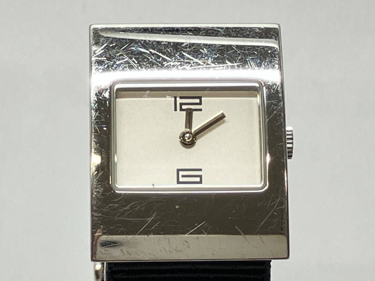 GUCCI グッチ 4900 L 白文字盤 クォーツ 腕時計