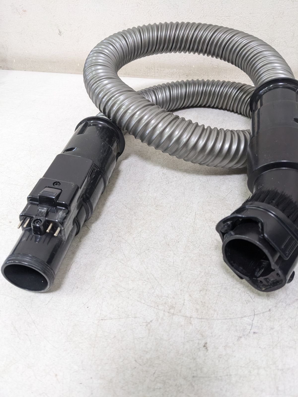 TOSHIBA VC-KSG70-R サイクロン式掃除機 2017年製 - メルカリ