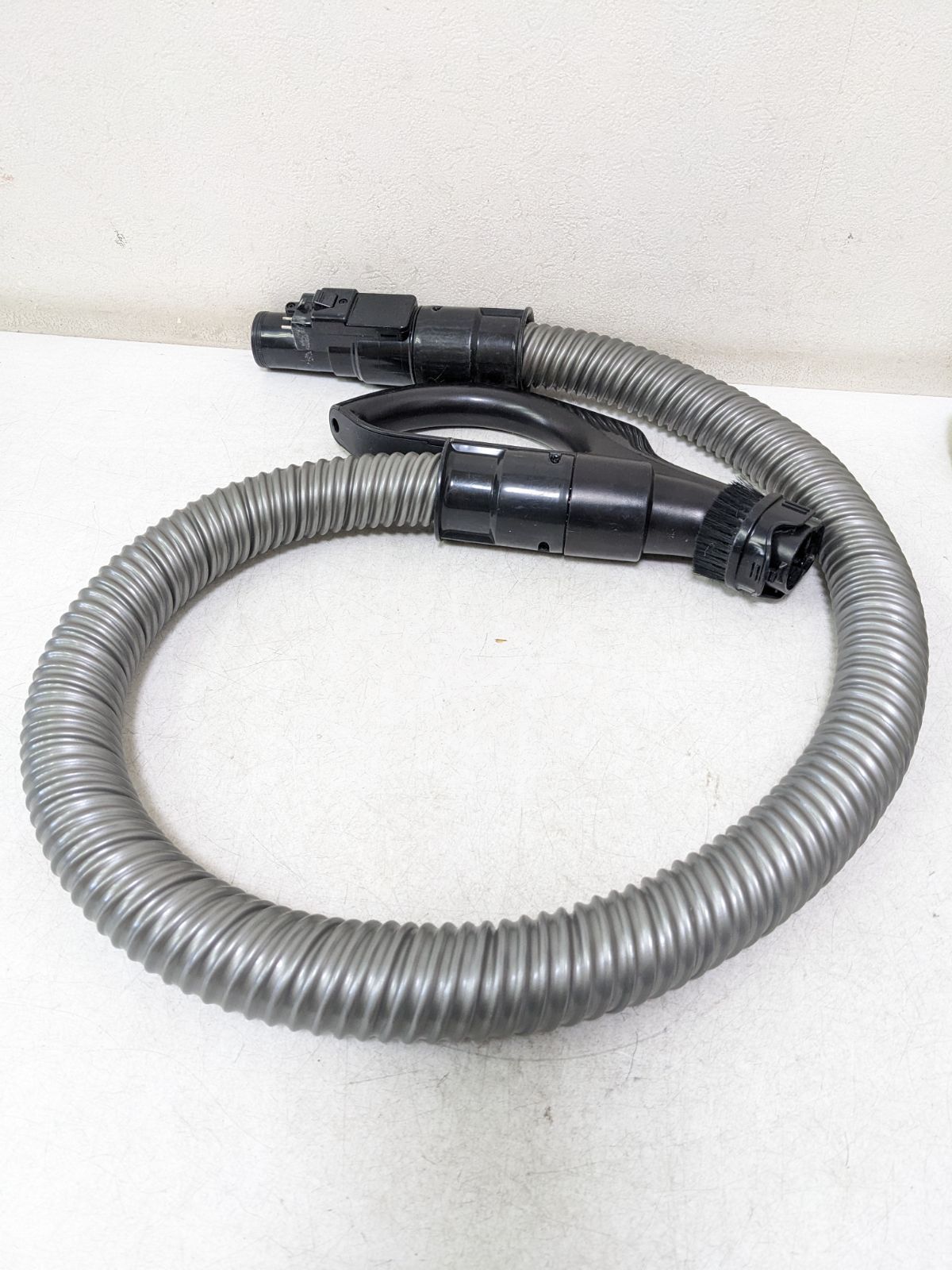 TOSHIBA VC-KSG70-R サイクロン式掃除機 2017年製 - メルカリ