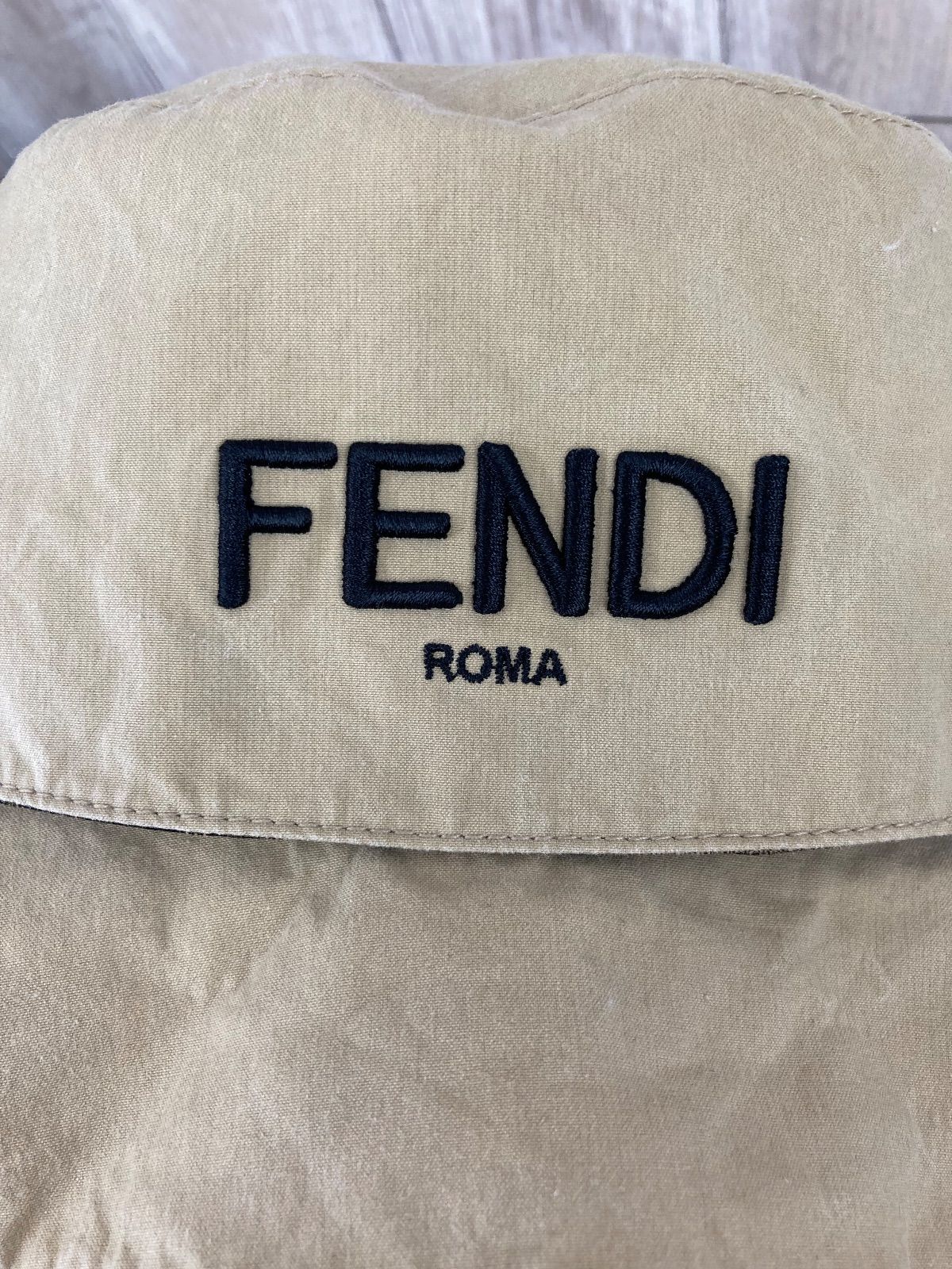 FENDI フェンディ リバーシブル バケットハット ベージュ FFロゴ