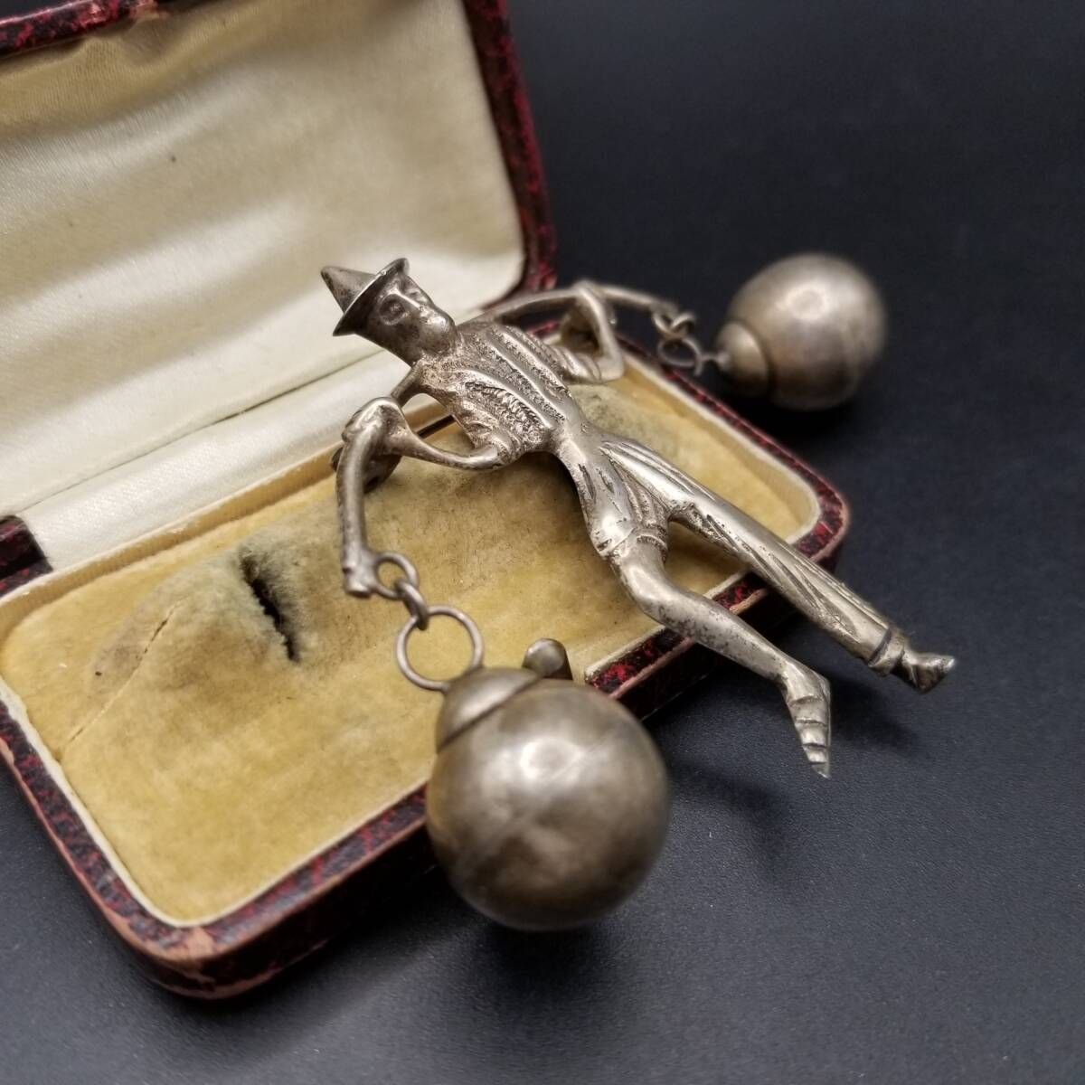 シルバー925 メキシコ製 ヴィンテージ ブローチ チャーム メキシコ 925 シルバー 水を運ぶ人 労働者 ヴィンテージ ブローチ 銀