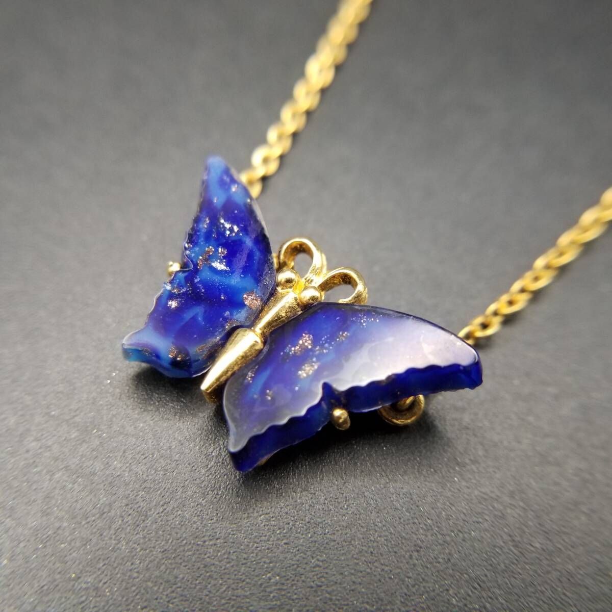 50 60 s Crown Trifari 青い蝶 ヴィンテージ バタフライ ペンダント ネックレス ゴールドチェーン 華奢 レトロ 上品 可憐 R 16-J