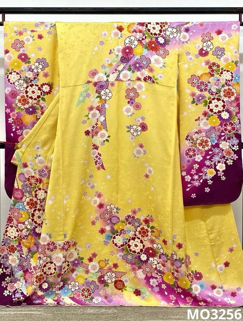振袖 金駒 紋意匠 桜尽くし 身丈165 cm MO 3256