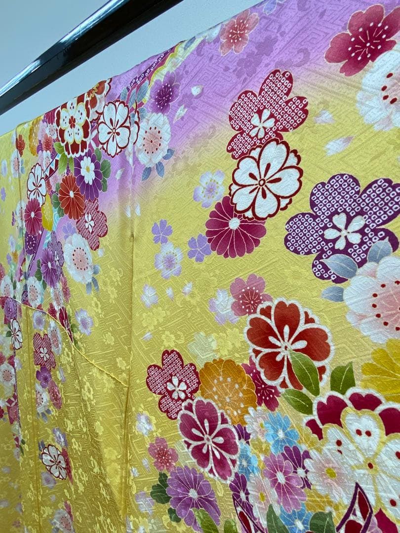 振袖 金駒 紋意匠 桜尽くし 身丈165 cm MO 3256