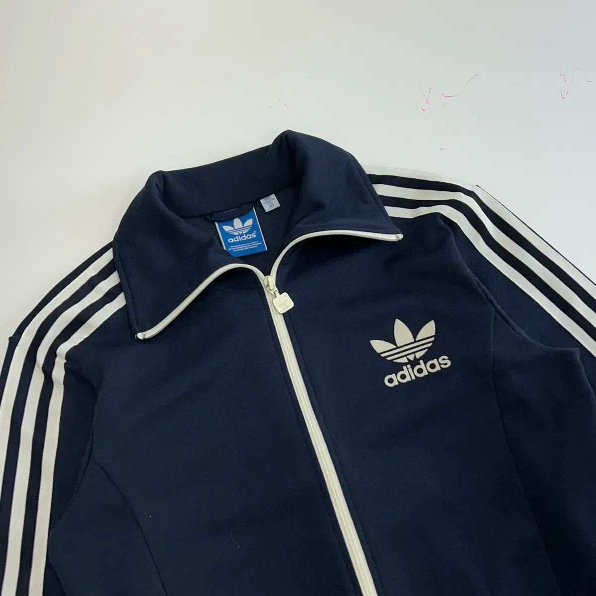 adidas アディダス ヨーロッパ ジャージ ネイビー 休日コーデ ジャンパー ブルゾン 