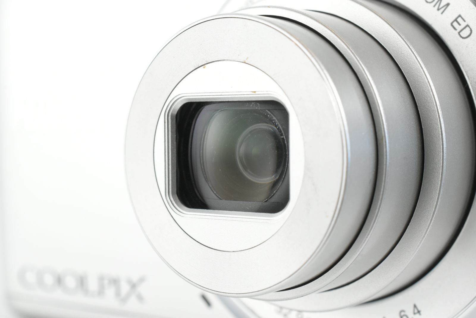 【極美品】Nikon COOLPIX S3400 シルバー デジタルカメラ 美品】Nikon Coolpix S3400 Silver Compact Digital Camera ニコン