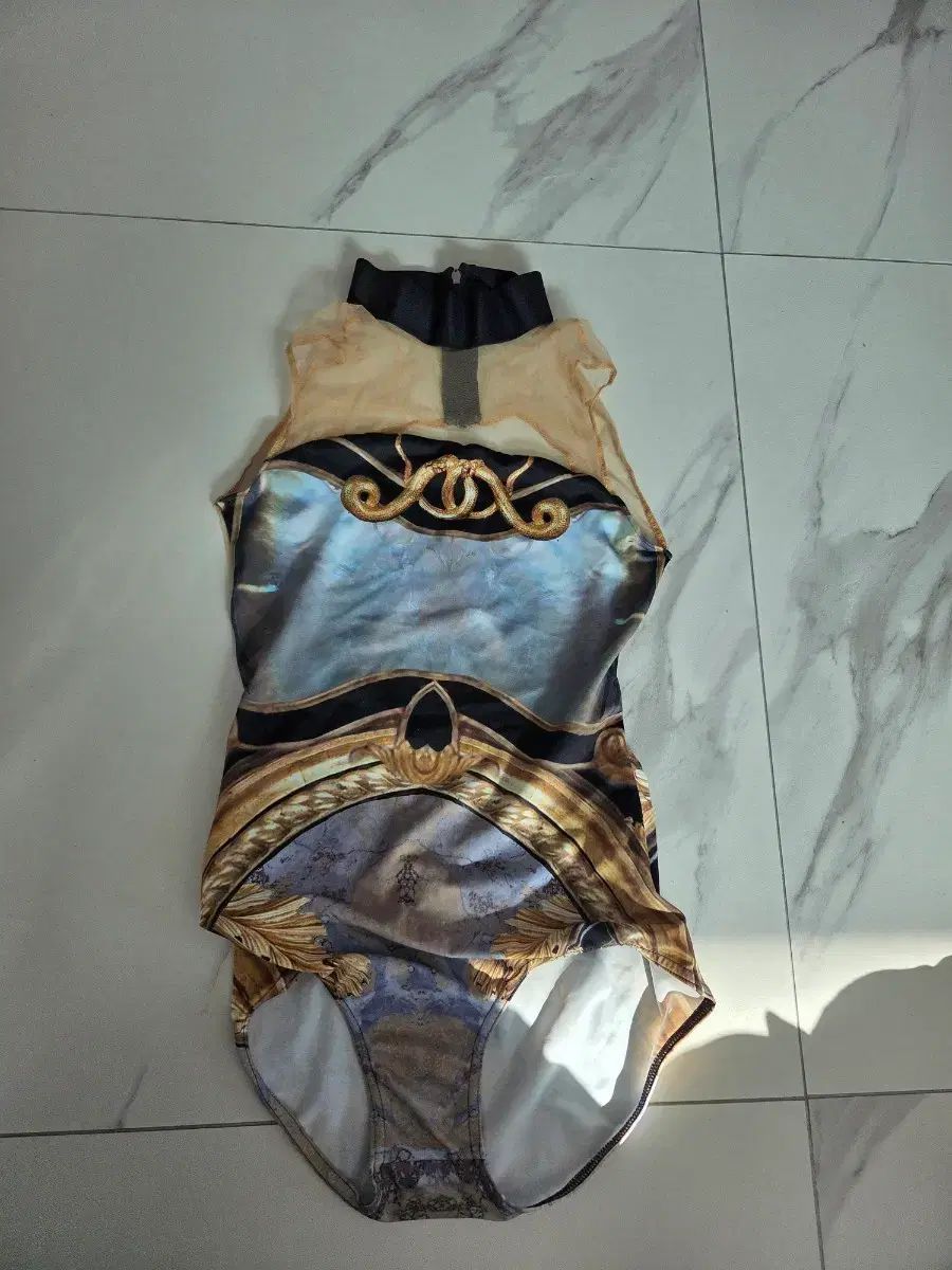 マルディレ チョーカー レオタード M