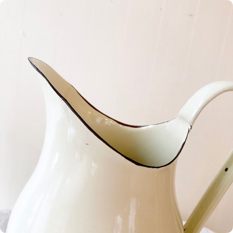 フランス直輸入 アイテム ハートの絵柄が可愛い ヴィンテージ ホーロー ジャグ