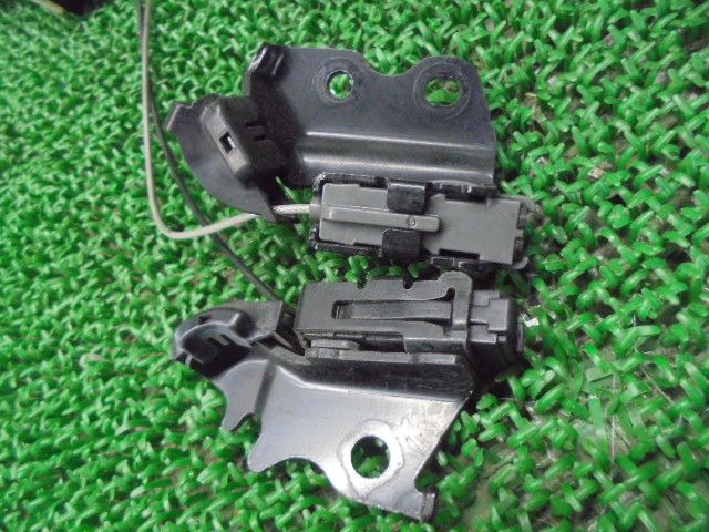2FC5517 NB5 トヨタ スペイド NCP141 F フロント左パワースライドモーター　426605-10200