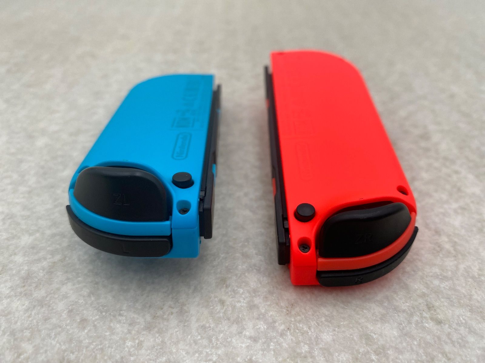 ◇Nintendo Switch Joy－Con（L） ネオンブルー／（R） ネオンレッド