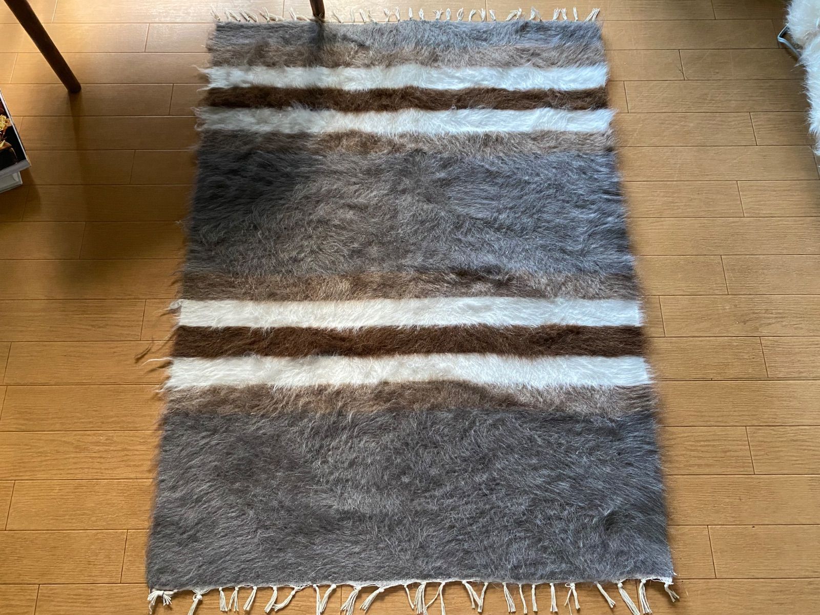 トルコのシイルトで140年前から伝統的に織られているアンゴラヤギのモヘアの毛布シイルトバッタニエ オリジナル 使いやすいお試しサイズ ラグはもちろん椅子カバーや膝掛けにも 人にも動物にも優しい四季を通じて重宝のシイルトバッタニエ是非 です