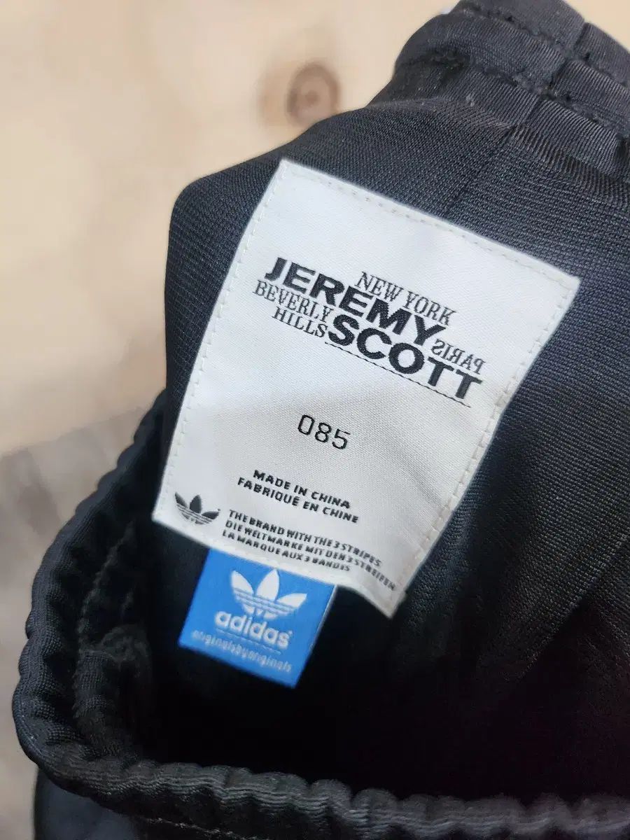 ジェレミースコット SUPERSTAR