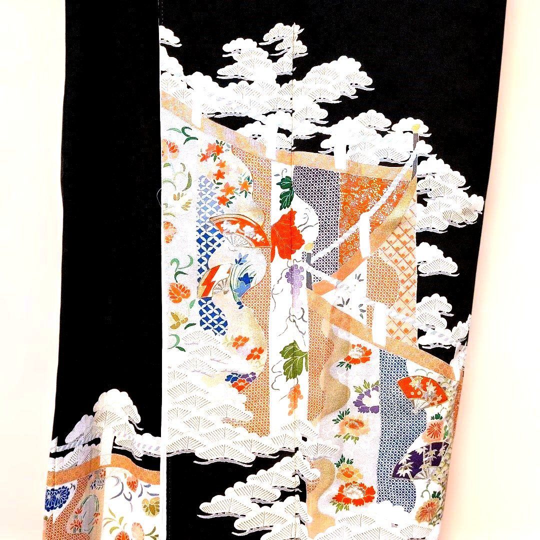 WNG14.正絹黒留袖 刺繍入り駒刺繍 松花文黒地金銀糸金彩比翼仕立て