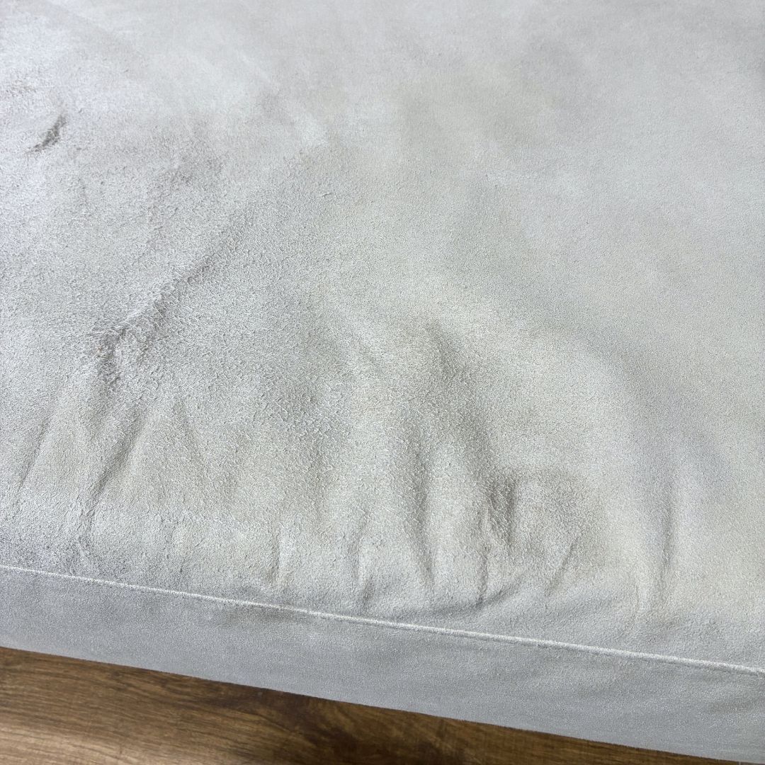 ふみ クッションでくつろぐソファ