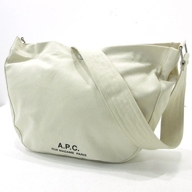 A.P.C | アーペーセー ショルダーバッグ BESACE JOURNAL SMALL ベージュ 121