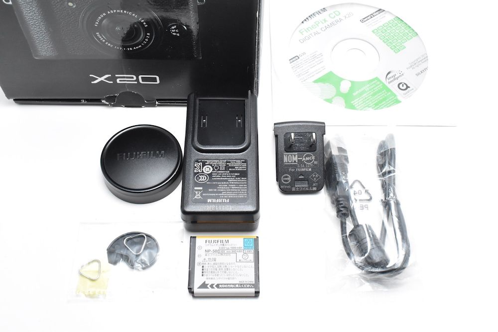 X 20 コンパクトデジタルカメラ 富士フイルム