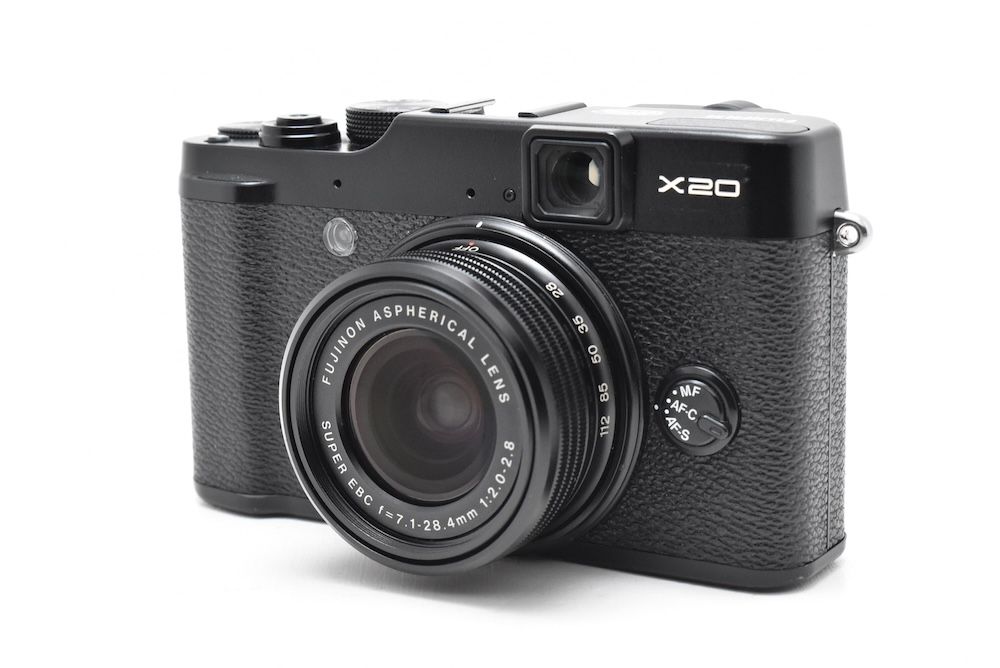 コンパクトデジタルカメラ