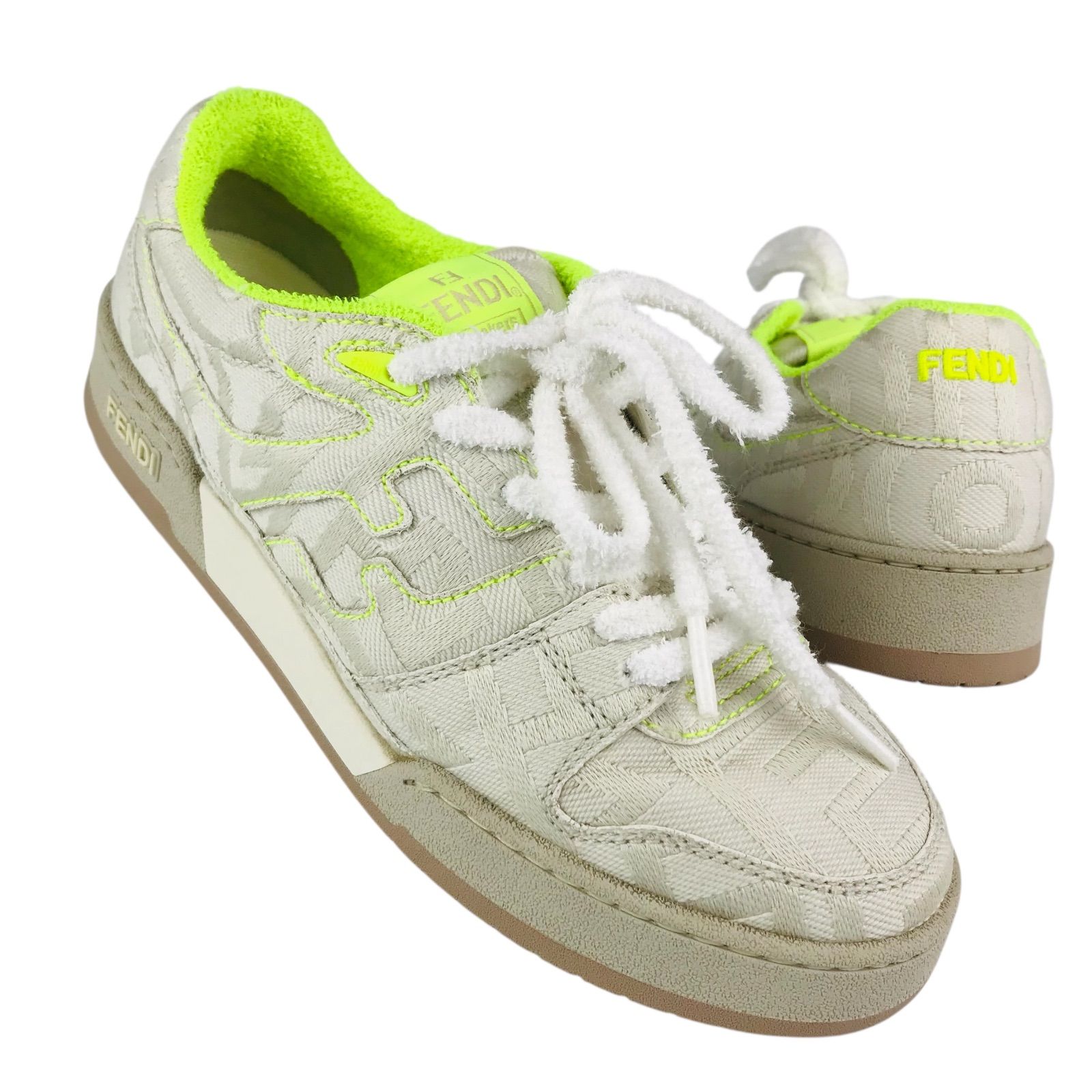 極美品マークジェイコブス モノグラム フーディー ユニセックス ロゴ 極美品マークジェイコブス モノグラム フーディー ユニセックス ロゴ