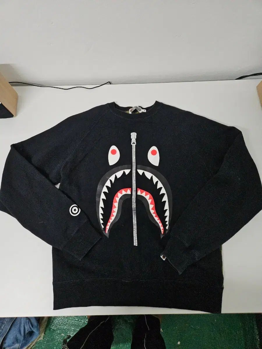 A BATHING APE アベイシングエイプ シャーク ブラック スウェット Tシャツ XL