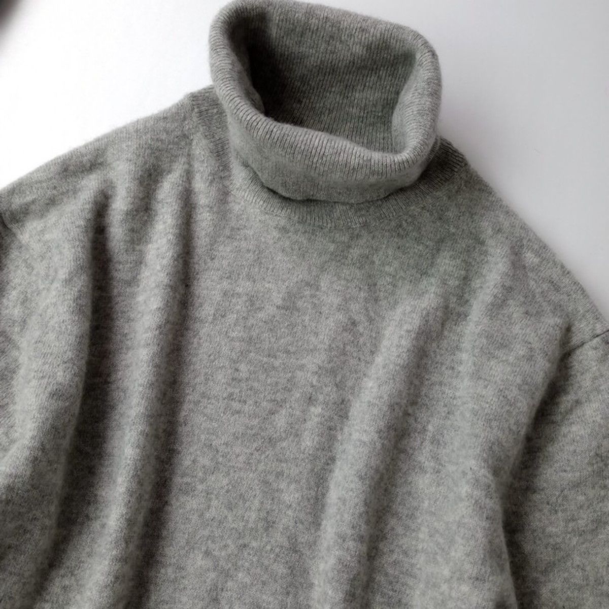 UNIQLO ユニクロ カシミヤタートルネックセーター プルオーバー ニット