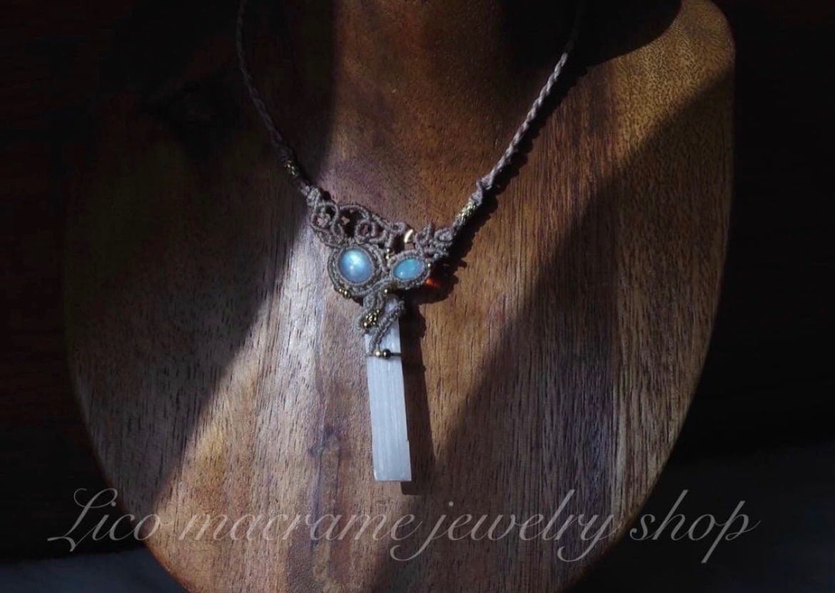 Rainbow moonstone x opal scolenight