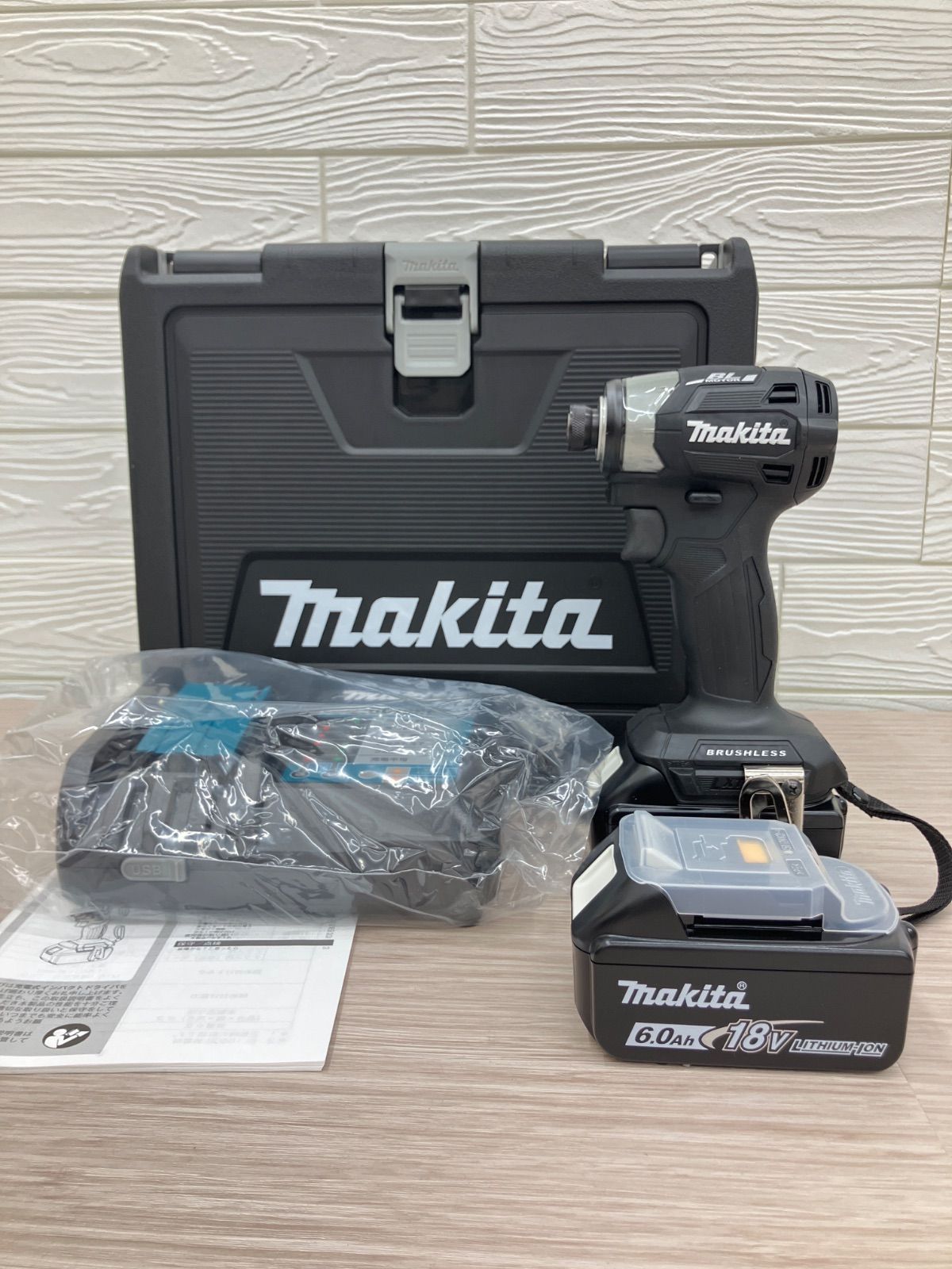 ♥ makita マキタ 充電式インパクトドライバー TD 173 D バッテリー付き