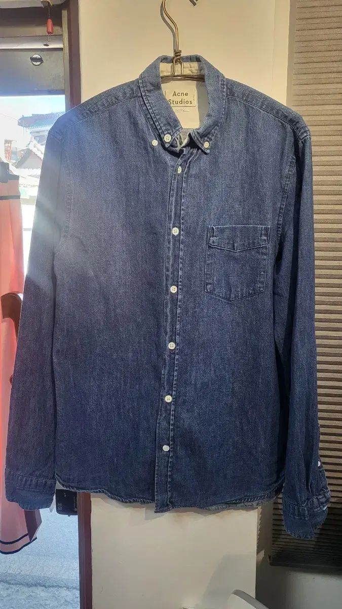 最新 インク壺 ブロンズ製 木株の上に座るデビル