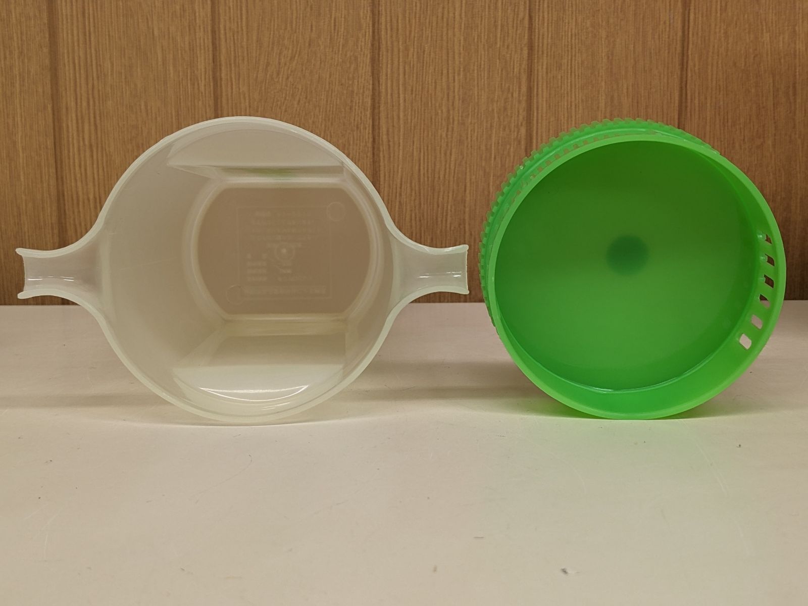 水切りカゴと数字が可愛いボトルのセット