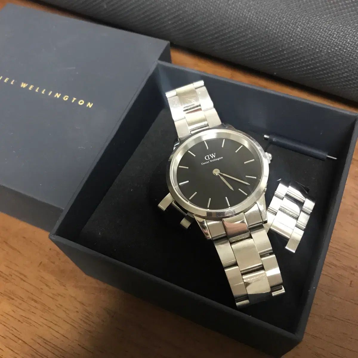 Daniel Wellington アイコニック メタル リング 36 mm