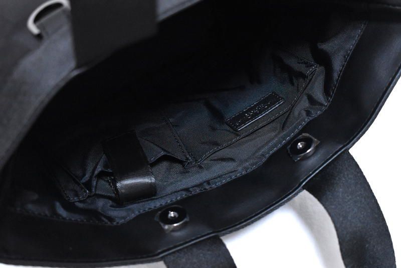 ブラック マークアンドロナ