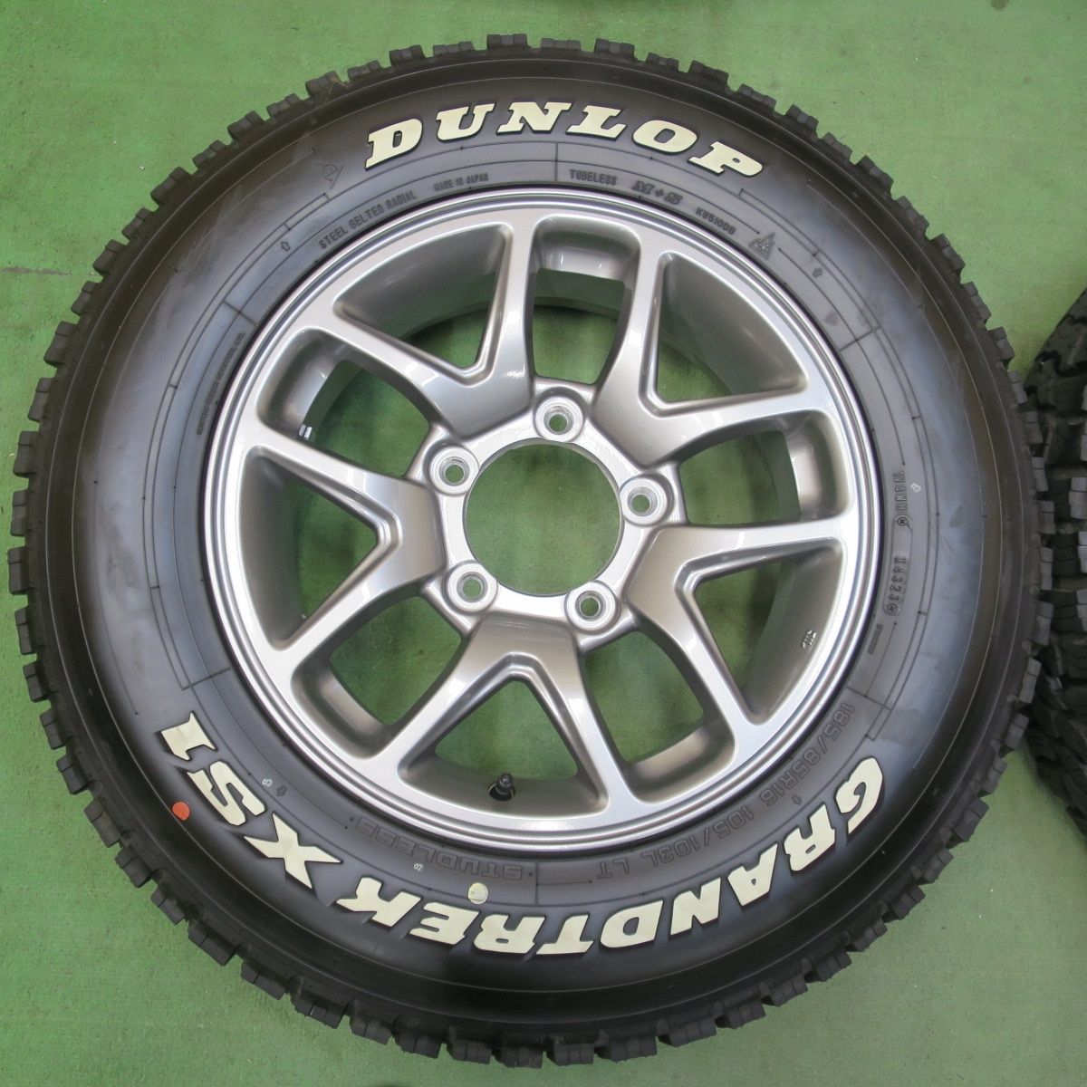 バリ溝スタッドレス スズキ ジムニー純正 185/85R16 4本ホイールセット バリ溝！23年！キレイ！9.5分☆スズキ JB64 ジムニー 純正 185/85R16