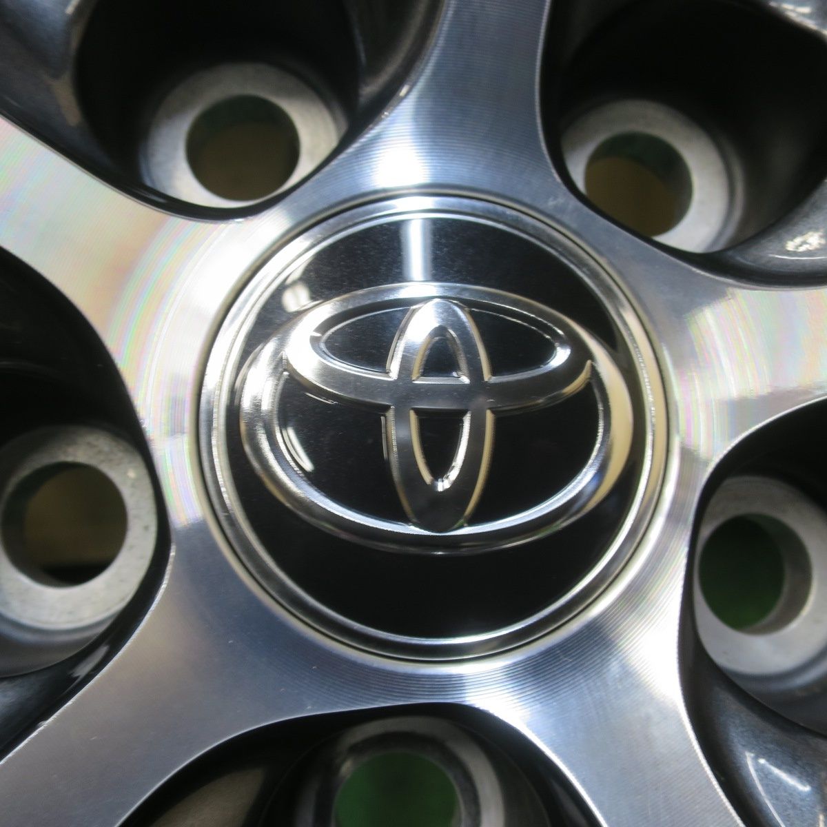  バリ溝 キレイ 9分 トヨタ 80系 ハリアー Gグレード 225 60 R 18 スタッドレス ダンロップ ウインターマックス SJ 8 18インチ PCD 114 3 5 H 5122906イス 18インチ タイヤ ホイールセット