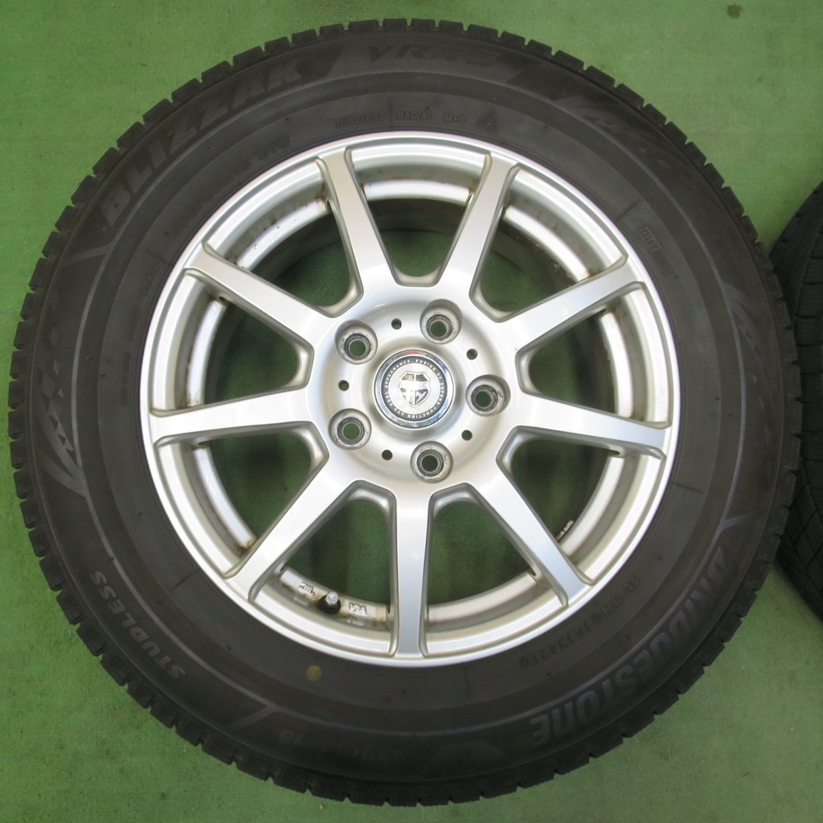 【バリ溝美品】SMACK 15in ブリヂストン ブリザック195/65R15 バリ溝美品】SMACK 15in ブリヂストン ブリザック195/65R15 バリ溝 美