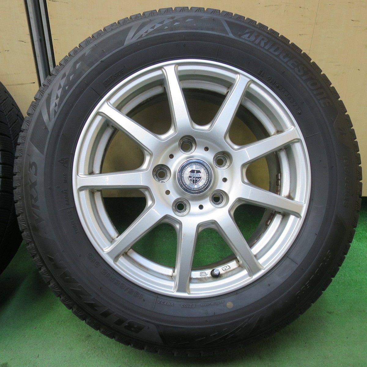  バリ溝 21年 8.5分 スタッドレス 195|65 R 15 ブリヂストン ブリザック VRX 3 VOLGA ヴォルガ 15インチ PCD 114.3|5 H 5122914イス 15インチ タイヤ ホイールセット