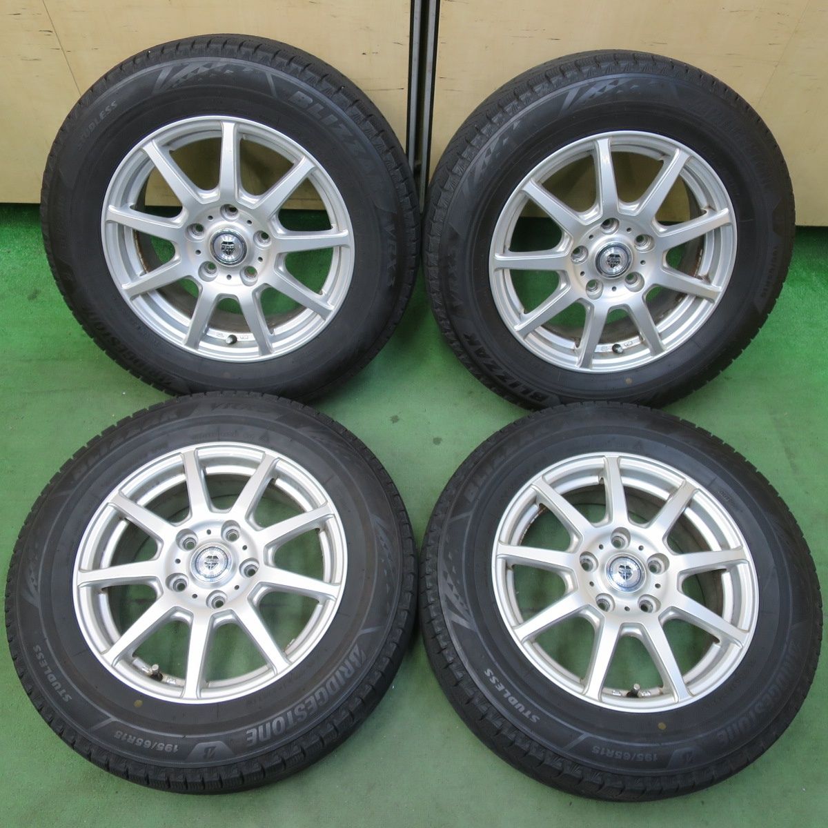 バリ溝！21年！8.5分☆スタッドレス 195/65R15 ブリヂストン