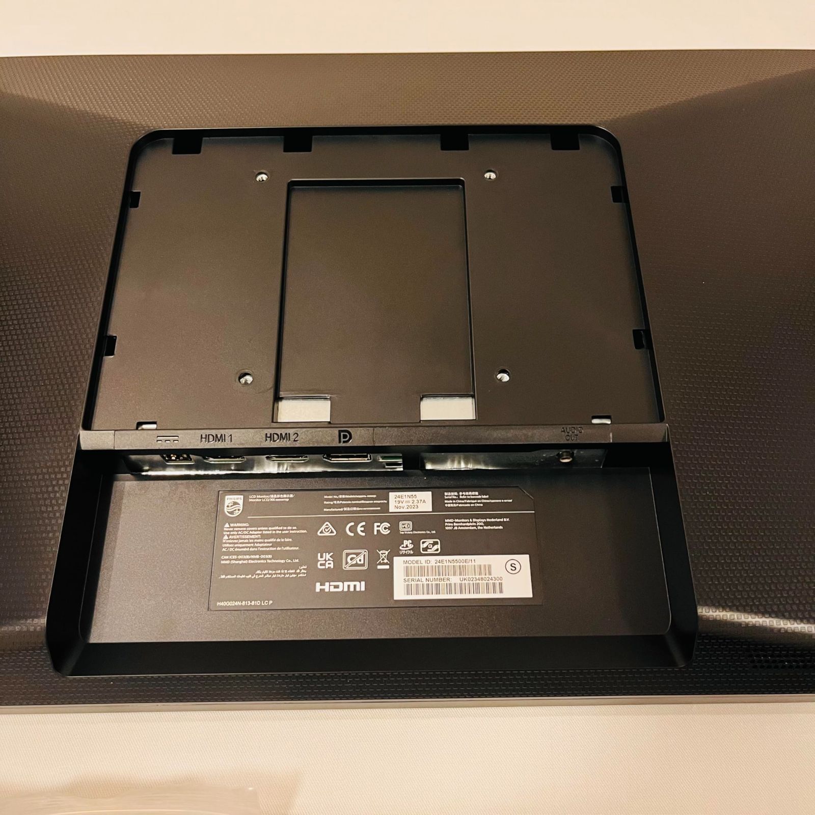 液晶ディスプレイ