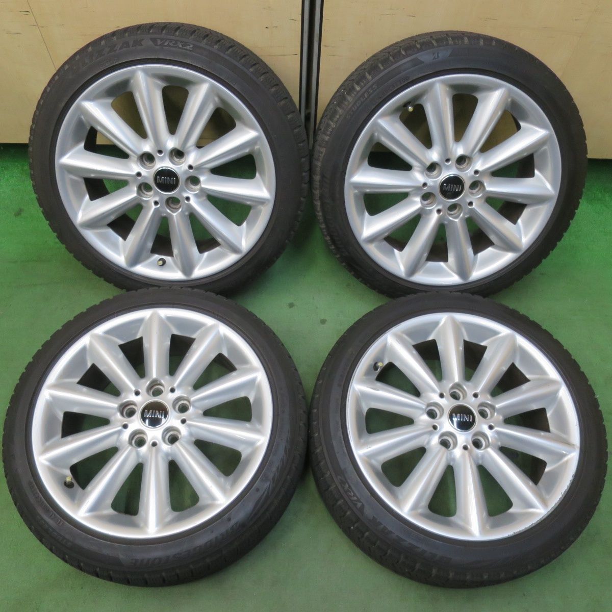 バリ溝 8.5分 MINI F 55 56 ミニ クーパー 54 クラブマン 等 205|45 R 17 スタッドレス ブリヂストン ブリザック VRX 2 17インチ PCD 112|5 H 5122912イス