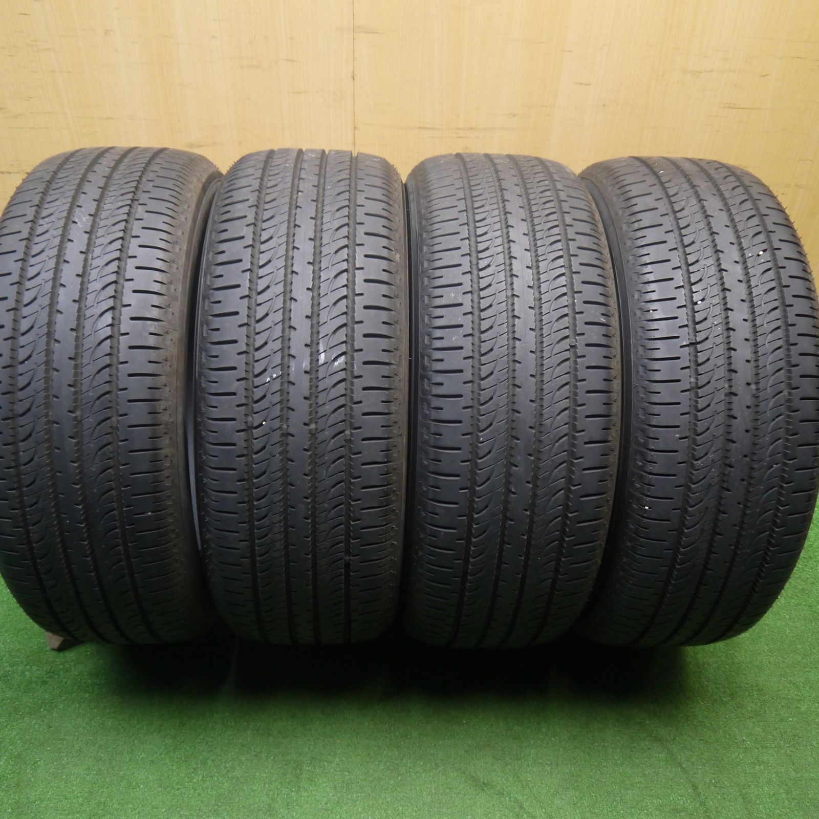 バリ溝 25年 9 5分 225 55 R 18 ヨコハマ ジオランダー SUV G 055 E タイヤ 18インチ デリカ D 5 シャモニー アウトランダー ZR V 等 ノタ