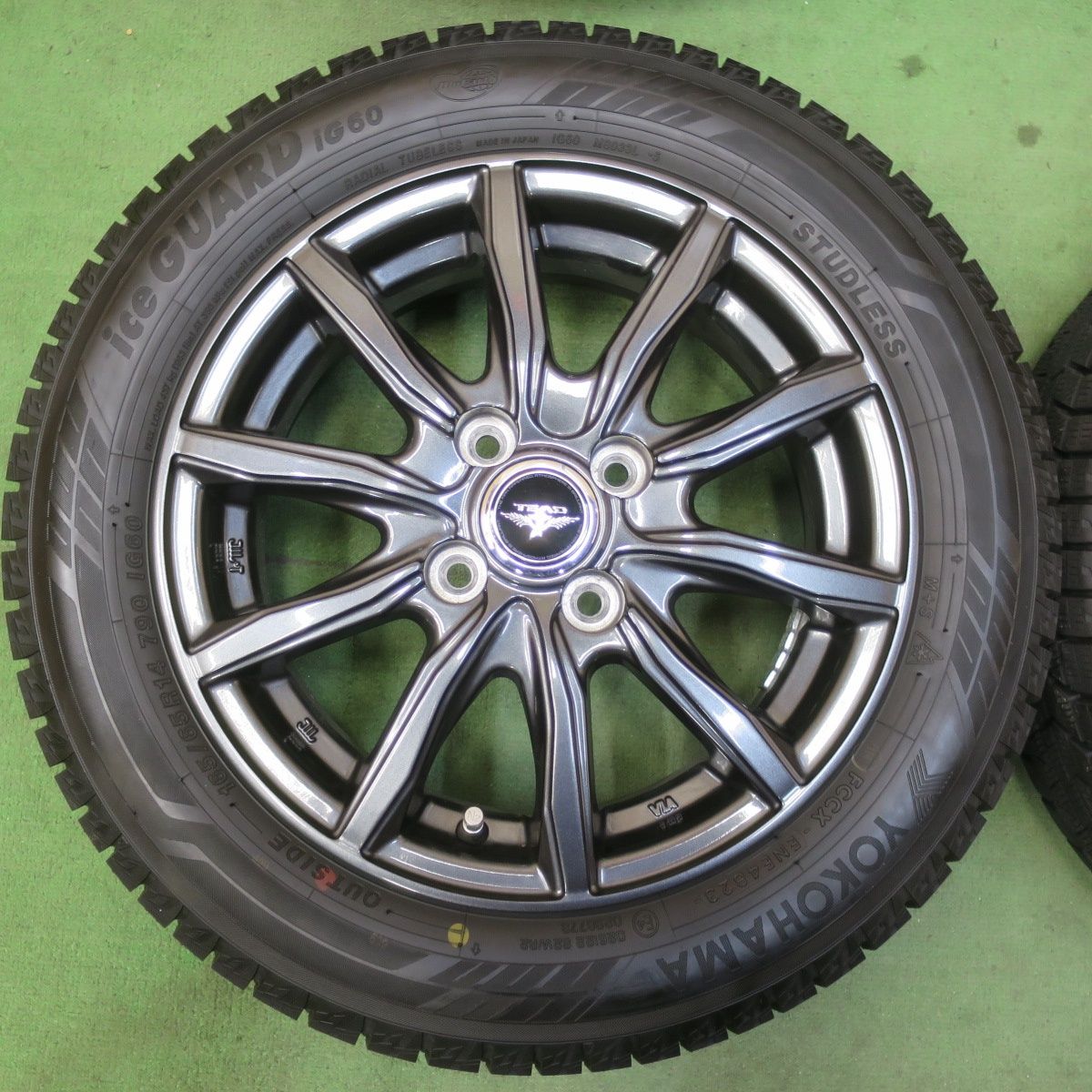 バリ溝！23年！キレイ！ほぼ10分☆スタッドレス 165/65R14 ヨコハマ 