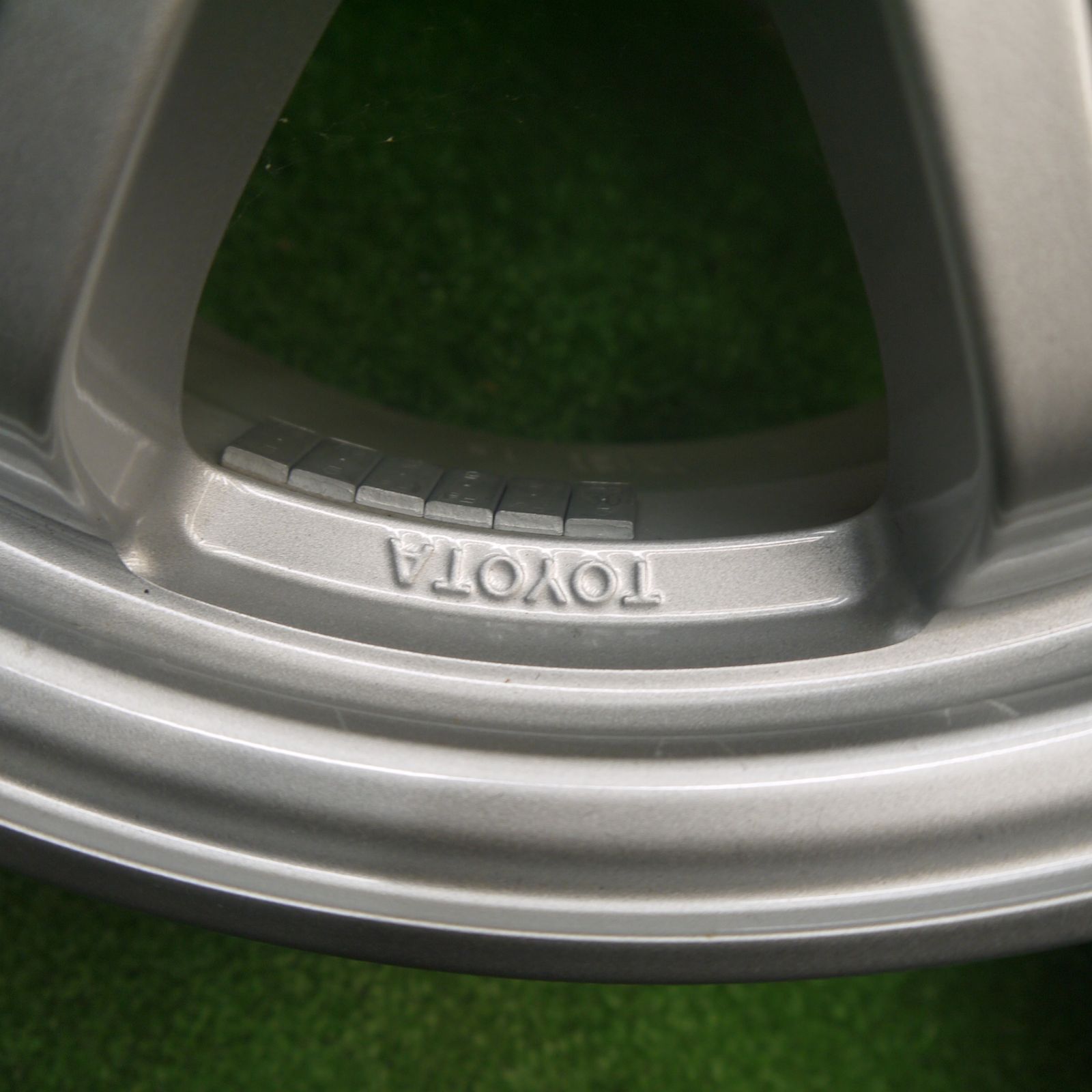 プリウス ホイール