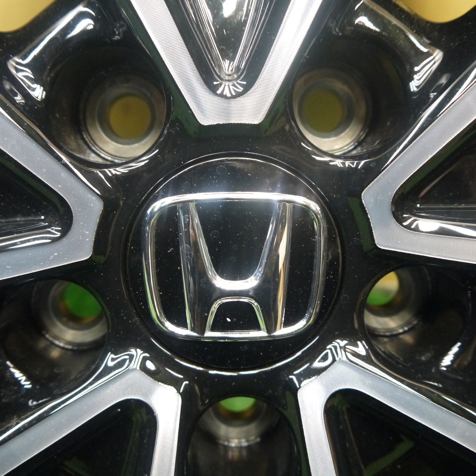 送料無料] 新車外し☆ホンダ RV ヴェゼル Z e:HEV 純正 ホイール 18
