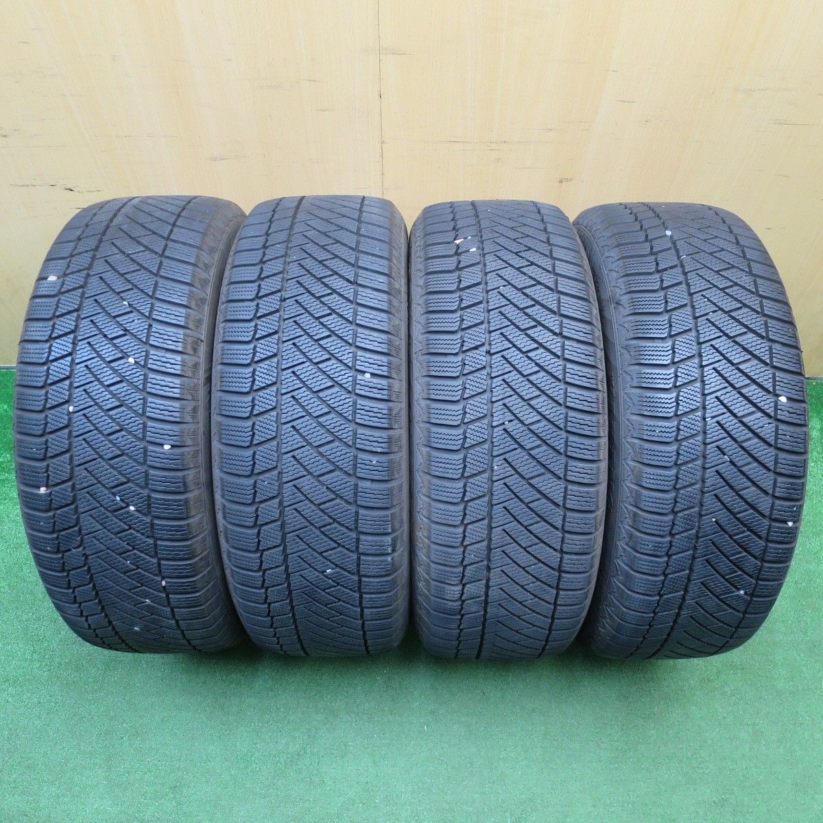  バリ溝 22年 キレイ 9.5分 XV 等 225|55 R 17 スタッドレス バイキング WINTECH WT 6 ILLUGA 社外 アルミ 17インチ PCD 100|5 H ス 17インチ タイヤ ホイールセット
