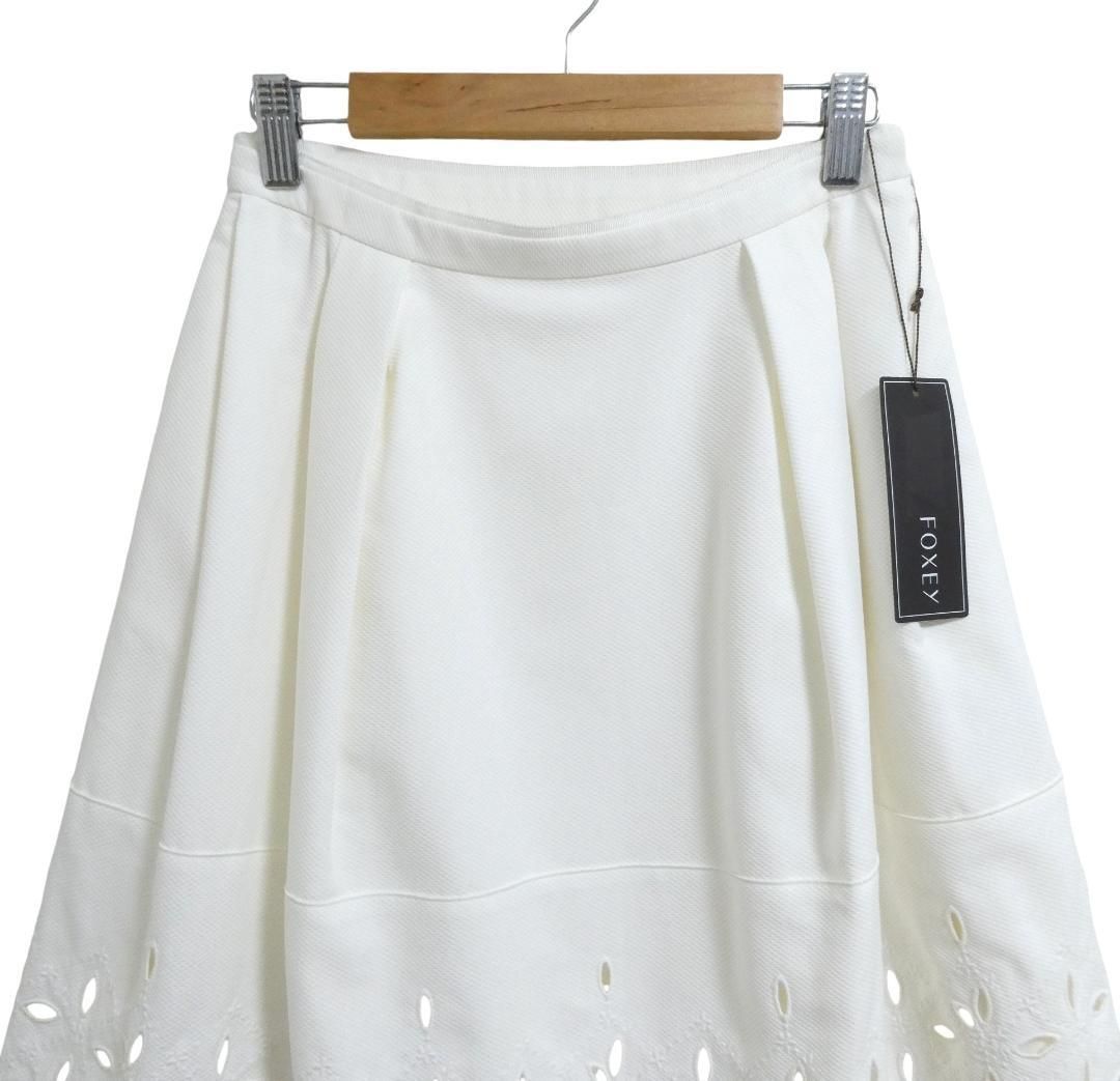 フォクシーニューヨーク　フレアースカート　サイズ40 ホワイト FOXEY - 専用 フォクシーニューヨーク スカート の通販 by スミレshop