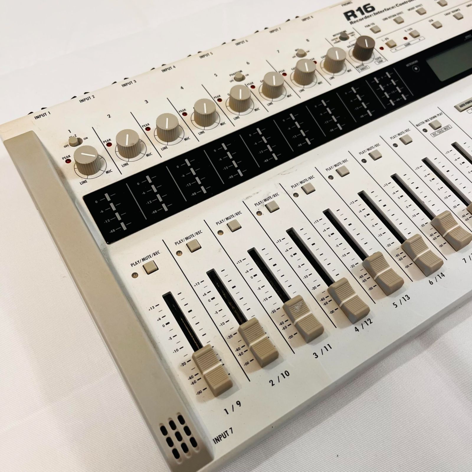 ZOOM ズーム マルチトラックレコーダー R16 No2240 - メルカリ