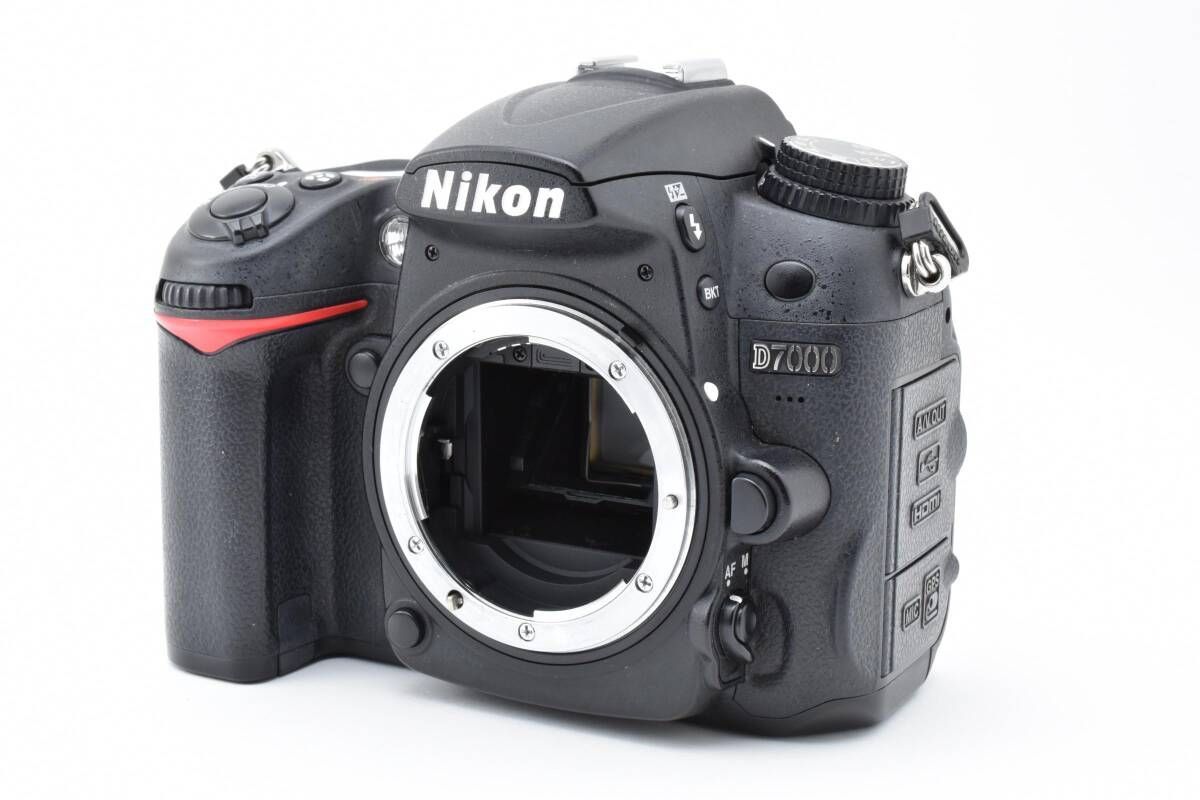 ☆極上品☆《ショット数15,599回 》Nikon ニコン D7000 ボディ